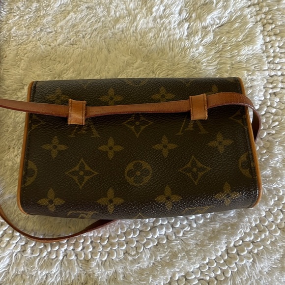 Louis Vuitton petit pouchet Florentine belt bag. Pre loved, authentic, w/COA. - Picture 3 of 15